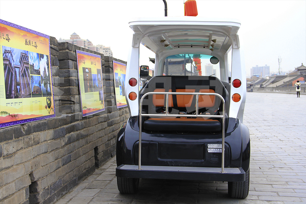 autob&uacute;s tur&iacute;stico y coche