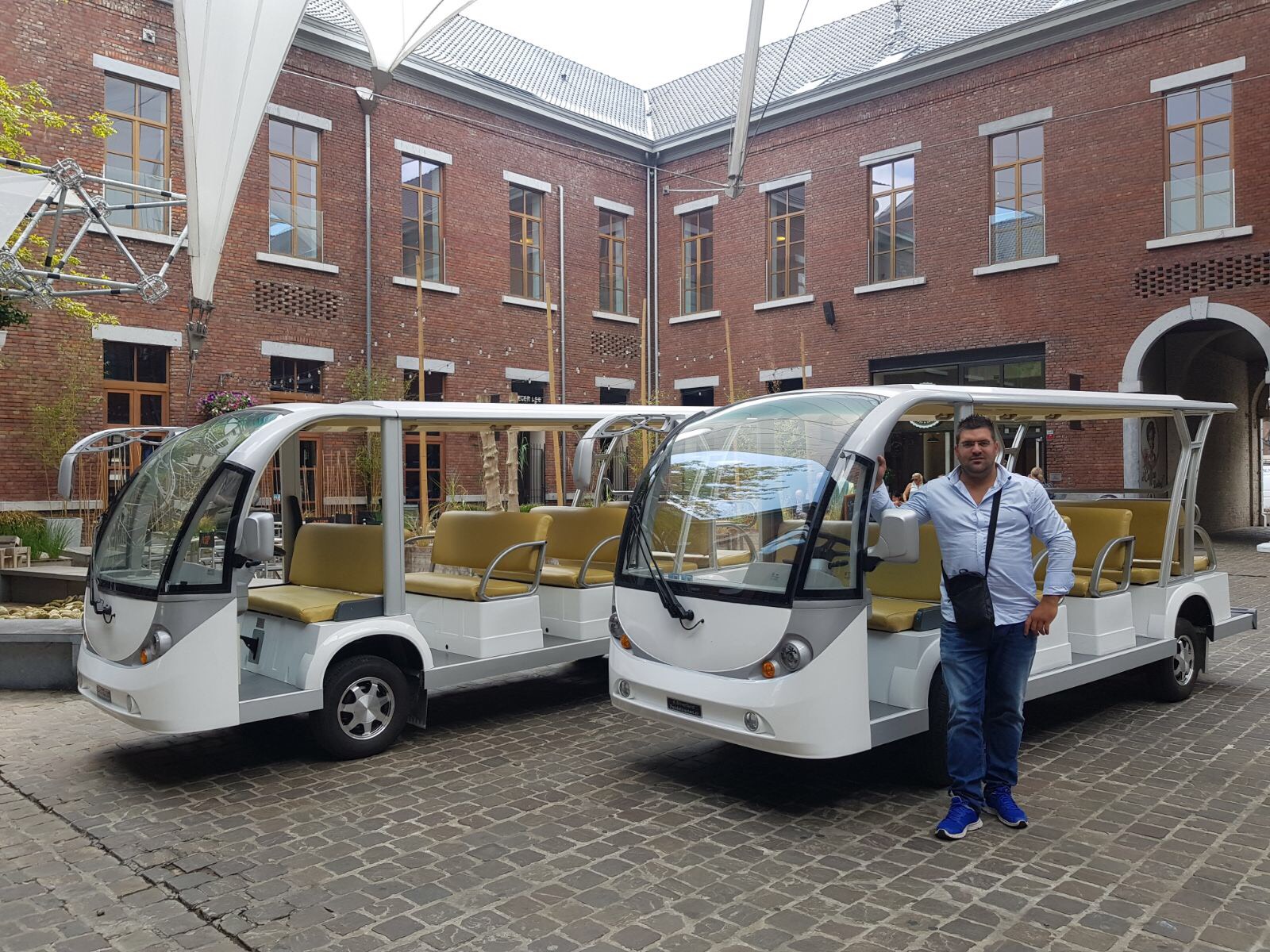 autob&uacute;s tur&iacute;stico coche veh&iacute;culos
