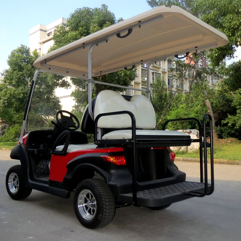 La parte trasera del carrito de golf 